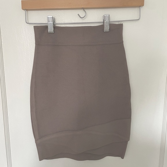 BCBG Bodycon skirt - Picture 1 of 3